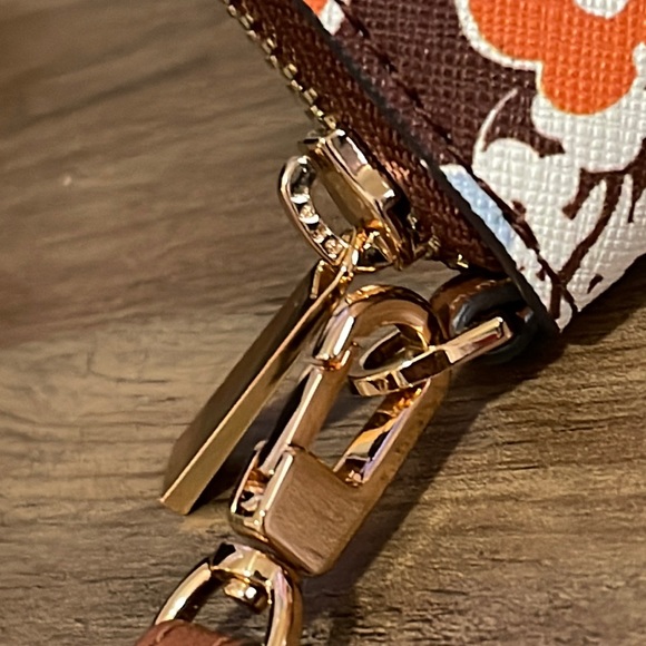 Tory Burch brown wallet - Picture 4 of 8